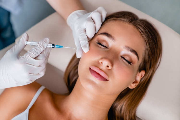 young-woman-gets-beauty-facial-injections-salon.jpg